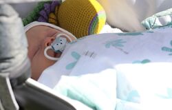 "Vstaň, vezmi své dítě i jeho matku a jdi"